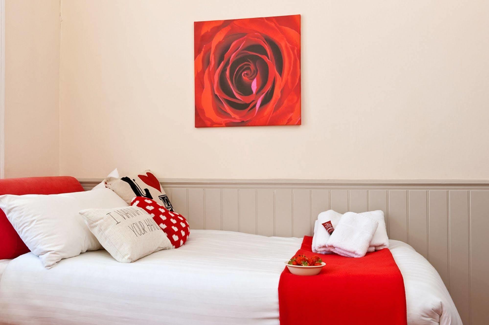 Strawberry Fields 3* Hove